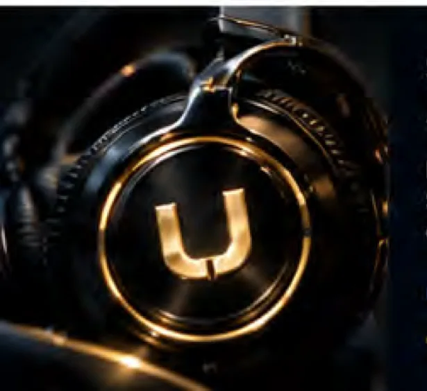 A gold Unity Records disc emblem